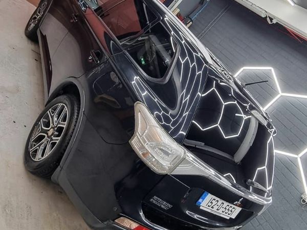 Mitsubishi Outlander SUV, Diesel, 2015, Black