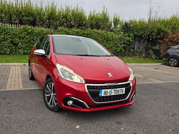 Peugeot 208 Hatchback, Petrol, 2016, Red