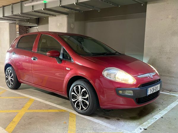 Fiat Punto Hatchback, Diesel, 2011, Red