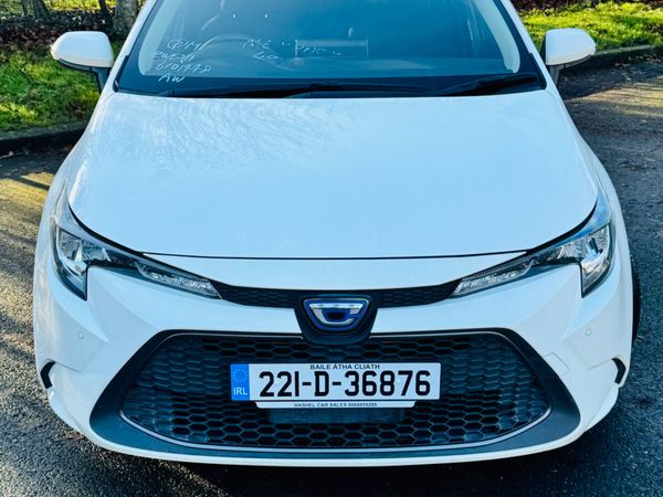 Toyota Corolla Saloon, Petrol Hybrid, 2022, White