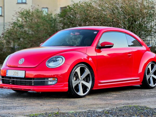 Volkswagen Beetle Hatchback, Petrol, 2015, Red