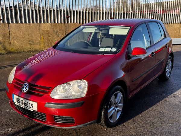 Volkswagen Golf Hatchback, Petrol, 2005, Red