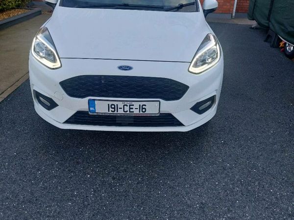 Ford Fiesta Hatchback, Petrol, 2019, White