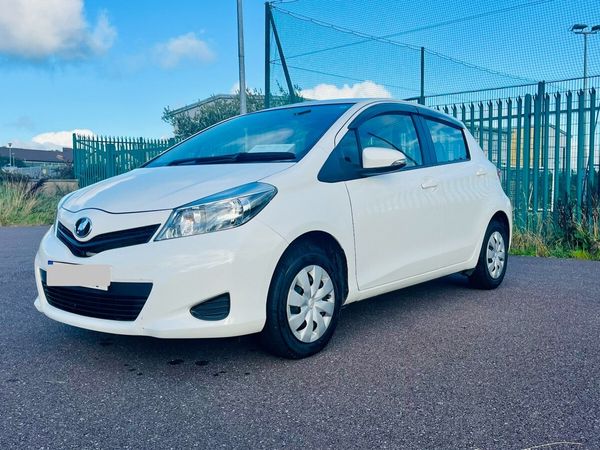 Toyota Vitz Hatchback, Petrol, 2014, White