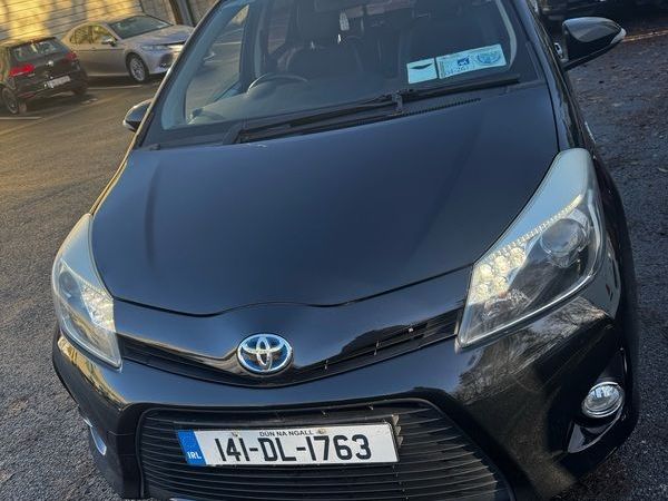 Toyota Yaris Hatchback, Petrol Hybrid, 2014, Black