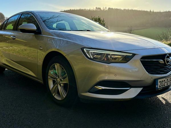 Opel Insignia Hatchback, Diesel, 2020, Grey