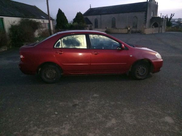 Toyota Corolla Saloon, Petrol, 2004, Red