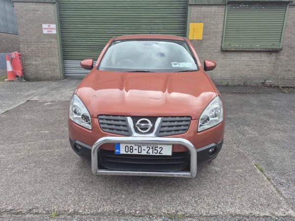 Nissan Qashqai Hatchback, Petrol, 2008, Red