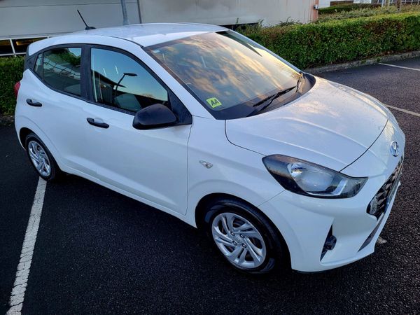 Hyundai i10 Hatchback, Petrol, 2021, White