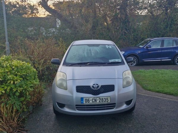 Toyota Yaris Hatchback, Petrol, 2006, Silver
