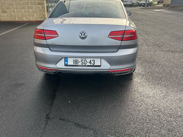Volkswagen Passat Saloon, Diesel, 2018, Grey