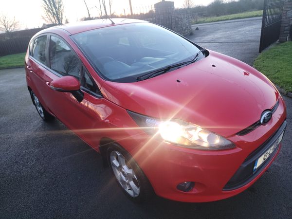 Ford Fiesta Hatchback, Petrol, 2010, Red