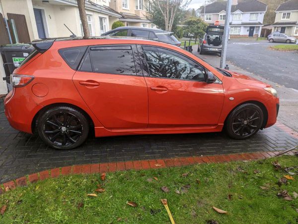 Mazda Mazda3 Hatchback, Diesel, 2010, Red