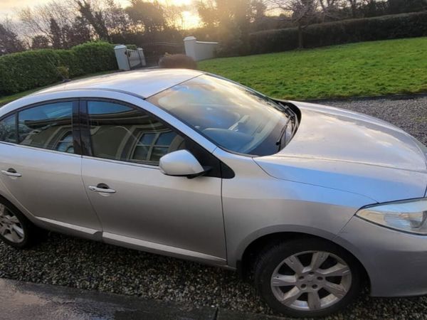 Renault Fluence Saloon, Diesel, 2011, Silver