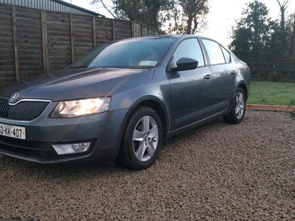 Skoda Octavia Saloon, Diesel, 2015, Grey