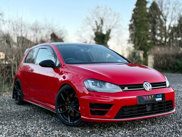 Volkswagen Golf Hatchback, Petrol, 2015, Red