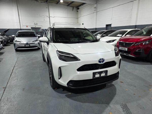 Toyota Yaris Cross Hatchback, Petrol Hybrid, 2021, White