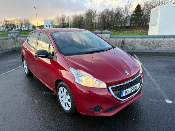 Peugeot 208 Hatchback, Diesel, 2015, Red