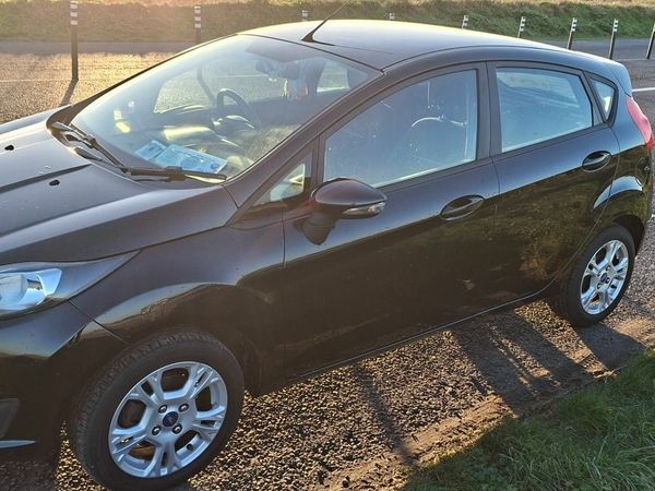 Ford Fiesta Hatchback, Petrol, 2013, Black