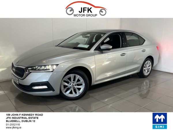 Skoda Octavia Hatchback, Diesel, 2022, Grey