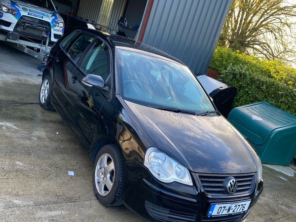 Volkswagen Polo Hatchback, Petrol, 2007, Black