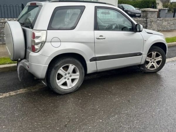 Suzuki Grand Vitara SUV, Petrol, 2008, Silver