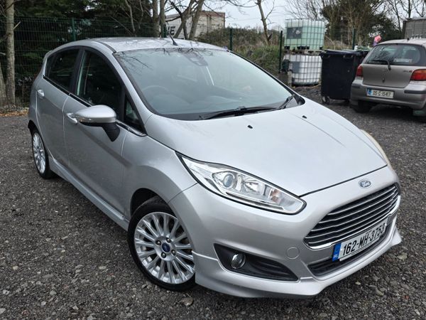 Ford Fiesta Hatchback, Petrol, 2016, Silver