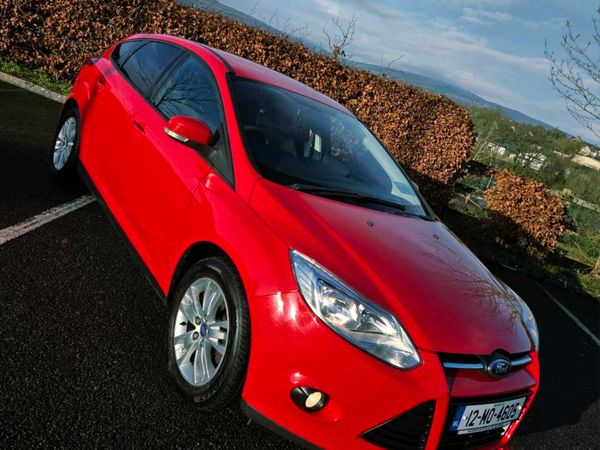 Ford Focus Hatchback, Petrol, 2012, Red