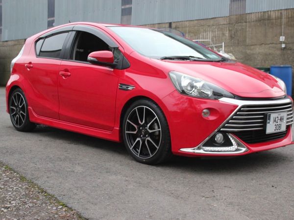 Toyota Aqua Hatchback, Petrol Hybrid, 2014, Red
