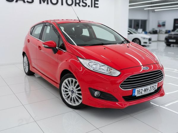 Ford Fiesta Hatchback, Petrol, 2016, Red