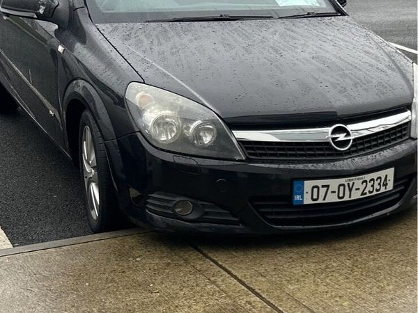 Opel Astra Hatchback, Petrol, 2007, Black