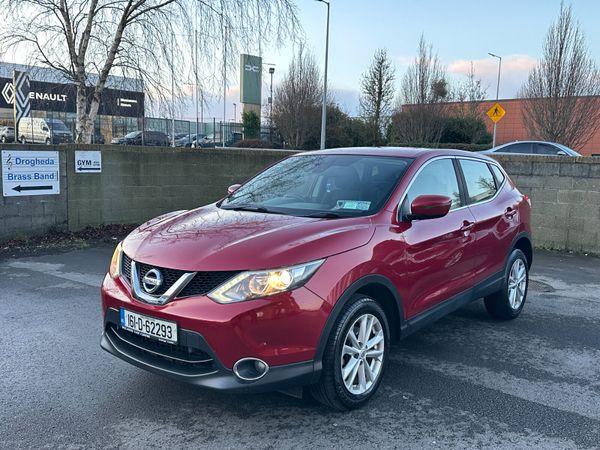 Nissan Qashqai Hatchback, Diesel, 2016, Red
