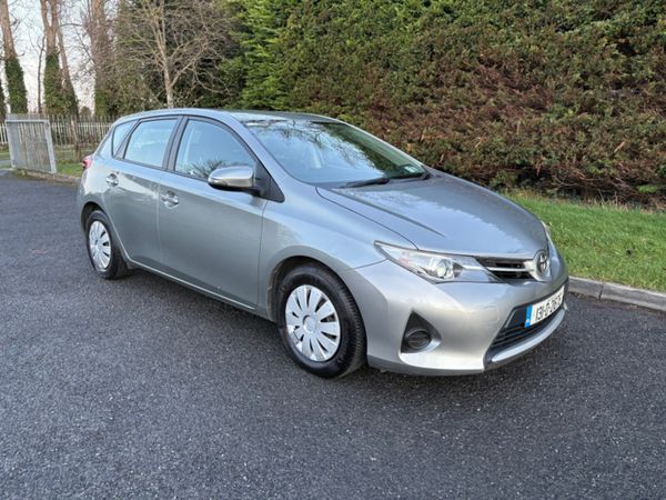 Toyota Auris Hatchback, Petrol, 2013, Grey