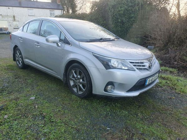 Toyota Avensis Saloon, Diesel, 2013, Silver
