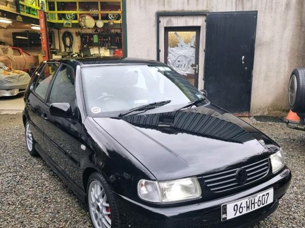 Volkswagen Polo Hatchback, Petrol, 1996, Black