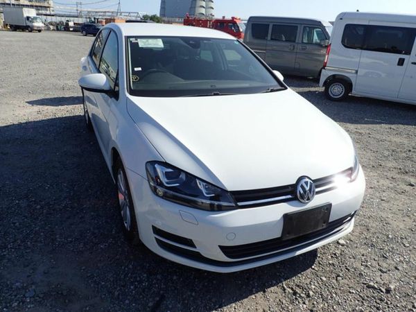 Volkswagen Golf Hatchback, Petrol, 2016, White
