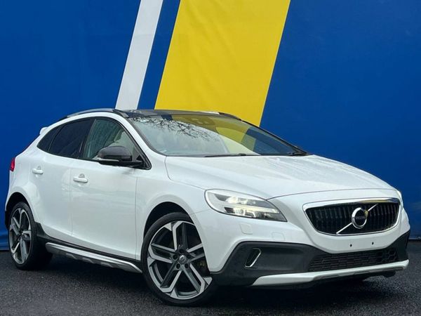 Volvo V40 Hatchback, Diesel, 2018, White