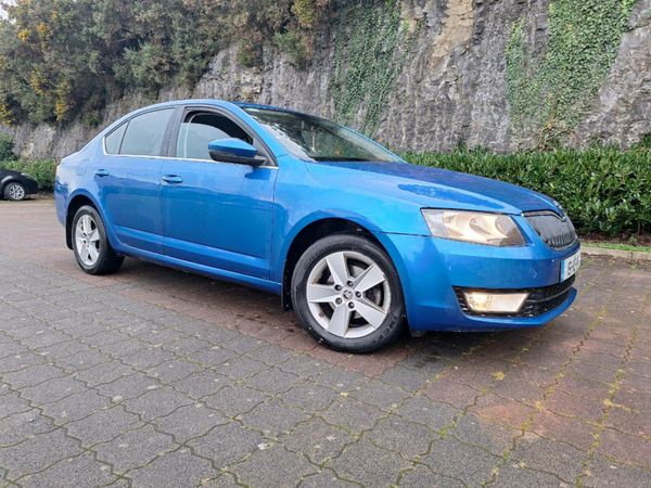 Skoda Octavia Saloon, Diesel, 2015, Blue
