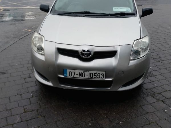 Toyota Yaris Hatchback, Petrol, 2011, Silver