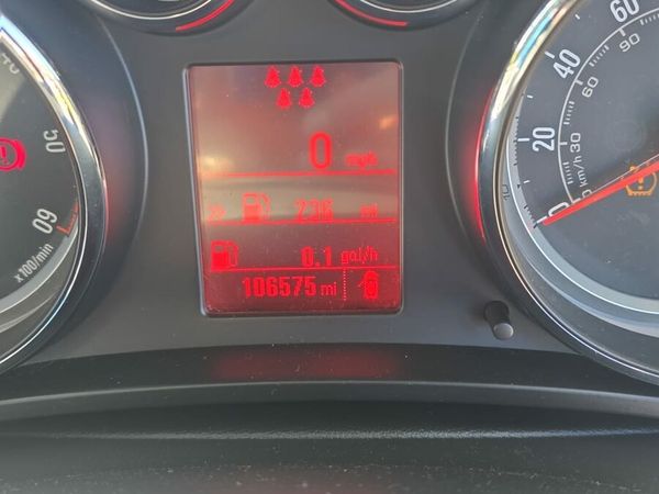 Vauxhall Zafira MPV, Diesel, 2016, Red