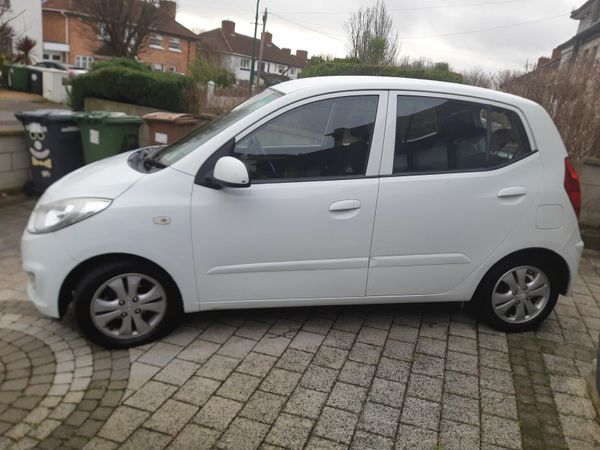 Hyundai i10 Hatchback, Petrol, 2013, White