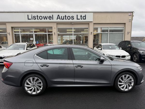 Skoda Octavia Saloon, Diesel, 2024, Grey