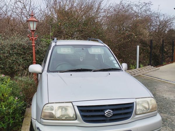 Suzuki Grand Vitara SUV, Petrol, 2003, Silver
