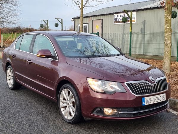 Skoda Superb Hatchback, Diesel, 2014, Red