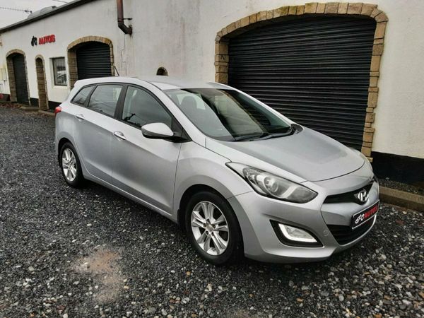 Hyundai i30 Estate/Jeep, Diesel, 2014, Silver
