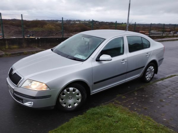 Skoda Octavia Hatchback, Petrol, 2004, Silver