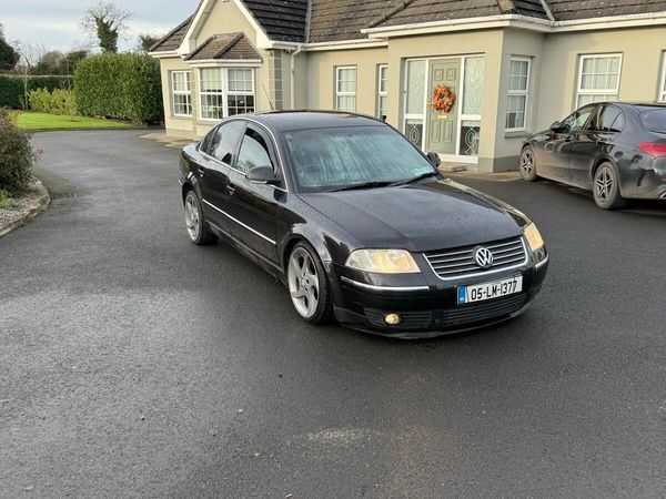 Volkswagen Passat Saloon, Diesel, 2005, Black