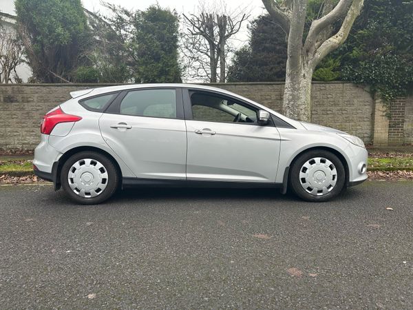 Ford Focus Hatchback, Diesel, 2011, Silver