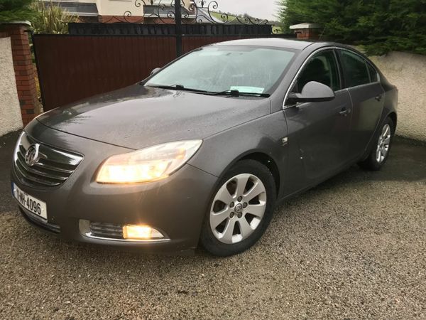 Vauxhall Insignia Hatchback, Diesel, 2011, Grey