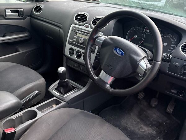 Ford Focus Hatchback, Petrol, 2006, Black